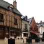 Amboise : maisons  pans de bois  proximit du chteau.