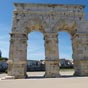 L'Arc de Germanicus: Elev en 18-19 aprs J-C cet arc est une porte monumentale, point d'orgue de la voie Agrippa qui reliait Saintes  Lyon