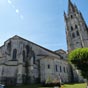 La basilique Saint Eutrope apparat dans toute sa splendeur.....L'difice tait conu pour tre une grande glise de plerinage. Son plan est original car il fallait prserver un lieu de culte pour les moines et en mme temps permettre  la foule des plerins de venir se recueillir davant les reliques du saint.On a donc construit une glise  trois niveaux. Une vaste crypte avec un large dambulatoire et des chapelles rayonnantes taient destine aux plerins.Au-dessus, un choeur de mme dimension tait rserv aux moines. Une nef  six traves tait commune aux deux sanctuaires superposs. Un systme d'escaliers permettait de descendre vnrer le tombeau de saint Eutrope sans gner l'office conventuel. Beaucoup de ces constructions ont hlas disparu: A l'emplacement de la nef se trouve dsormais la place Saint Eutrope....Quand on voit la perfection de ce qui nous reste on peut regretter tout ce qui a t dtruit inconsidrablement...La basilique fait lobjet dun classement au titre des monuments historiques par la liste de 1840. Elle est galement inscrite au patrimoine mondial de l'humanit par l'Unesco au titre des chemins de Saint-Jacques-de-Compostelle en France.