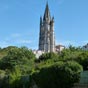La flche de la basilique Saint Eutrope vue depuis l'amphittre romain.