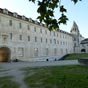 L'Abbaye aux Dames: Premier  couvent de femmes de Saintonge, il fut fond en 1047 par G.Martel, comte d'Anjou, et sa femme Agns de Bourgogne (qui plus tard prendra le voile) .Les religieuses bndictines taient charges d'lever les jeunes filles nobles.