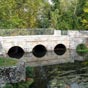 Le Pont du Moulin dans le parc du chteau.