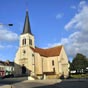 L'glise Saint Vincent d'Ardentes date du XIIe sicle mais son style gothique rvle que l'difice a t trs remani au XVe. A l'intrieur, sur les clefs de vote, sont peints les blasons des grandes familles des alentours. 