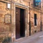 L'entre de l'albergue prive San Javier  deux pas de la cathdrale