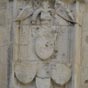 La Tour de l'Horloge (faade est): un ange aux ailes dployes situ au dessus de l'armoirie disparue  la Rvolution.