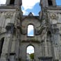 Vue intrieure dans la cour des deux tours