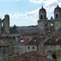 Du haut de la Tour de l'Horloge la vue nous incite  la dcouverte de ces belles tours et  approcher les vestiges qui subsistent de l'abbatiale gothique....
