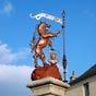 Arrive  Aumont-Aubrac : Sur la place du village trne la fameuse bte du Gvaudan qui, dans l'imagination populaire est toujours prsente !