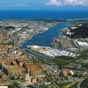 Avils est le premier port de pche des Asturies et le deuxime port commercial aprs Gijon. Elle compte 79514 habitants aujourd'hui.