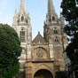 Bayonne : cathdrale Notre-Dame. Ds le XIIIme sicle, le magnifique difice servait de point de repre aux plerins, mais les deux hautes flches qui nous guident aujoud'hui ne datent que du XIXme sicle.
