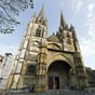 Cette cathdrale ogivale, de style gothique fleuri, commence en 1213 et acheve au XVe sicle, est surmonte de deux clochers de 85 mtres de haut, ajouts au XIXe sicle. Elle renferme la chsse de saint Lon, patron de la ville.