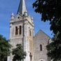 La Chapelle Saint-Mesmin : l'glise btie  flanc de coteau au-dessus de la grotte dite du dragon aux XIme et XIIme sicles surplombe le fleuve majestueux et constitue avec ses trois nefs un monument tout en simplicit et en harmonie.