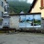 Aprs une heure de marche, nous arrivons  Accous. Accous est situe dans la valle d'Aspe, l'une des trois valles du Haut-Barn avec les valles d'Ossau  l'est et de Bartous  l'ouest. Elle s'tire le long du gave d'Aspe sur prs de quarante kilomtres, du village d'Escot jusqu'au col du Somport (1 632 mtres), marquant la frontire avec la valle de l'Aragon en Espagne.  