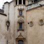 Htel Lallemant : Angle ouest de la cour, tourelle du petit escalier.
