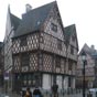 Le vieux Bourges et ses maisons  pans de bois.