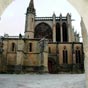 Basilique Saint-Nazaire : la cathdrale se trouve au coeur de la Cit, protge par les deux enceintes fortifies et leur 52 tours. De l'ancienne glise consacre en 1006, ne subsiste que la nef, mais la basilique reste une totale russite architecturale.