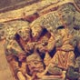 Le porteur danimaux (Saint Nectaire): Ce nest pas le bon pasteur qui vient ramener une brebis gare. Cest lhomme de la chute qui ploie les genoux sous le poids de son fardeau, reprsent ici par son animalit quil agrippe fermement avec ses deux mains. 