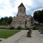 L'difice constitue l'un des monuments les plus achevs du roman poitevin, se distinguant notamment par le caractre et la diversit des 282 chapiteaux sculpts qui ornent sa nef....