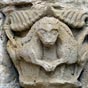 A la partie sud, rpond une faade nord qui possde une vingtaine de chapiteaux d'origine o monstres, tres fantastiques et vgtaux d'une remarquable finesse de style se ctoient... (Voir les sept images suivantes.)