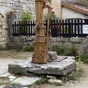 En face de l'glise Saint Hilaire une ancienne fontaine qui mritait la photo malgr qu'elle soit moins ancienne!