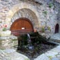 La fontaine du Barry, romane, a un rservoir vot en berceau.