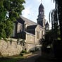 Les Ormes : L'glise Saint-Martin et Sainte-Marguerite des Ormes, construit au XIXe sicle, s'apparente par son architecture au Sacr-Coeur de Paris. Les vitraux,  l'exception de deux grisailles du chur, reprsentent des saintes et des saints. Ils ont t pour la plupart raliss entre 1895 et 1900 et ont t offerts par de gnreux fidles.Son originalit rside aussi avec sa tour hexagonale romano-byzantine.