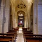 Le plan de l'glise se compose d'une nef  trois traves flanque de collatraux et prcde,  l'ouest, d'une trave beaucoup plus courte. La nef se poursuit ensuite d'une trave sous clocher avec des bas-cots et une abside semi-circulaire moderne.