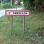 Saint Pandlon se dcouvre 4,6 km aprs notre dpart de Dax... Nous avons march 1h10!. Il existait ici des mines de sel gemme et l'on trouve encore une source d'eau sale prs du village.