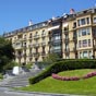 Les faades de la rue Reina Regente, face au thtre Victoria Eugenia.