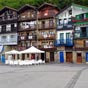 Le village de Pasaia a beaucoup de charme. On comprend mieux pourquoi V. Hugo y sjourna en 1843. Pasaia a fait l'objet de plusieurs pages de son livre Alpes et Pyrnes il crira  Ce lieu indit qui est un des plus beaux que j'ai vus et qu'aucun touriste ne visite, cet humble coin de terre et d'eau qui serait admir s'il tait en Suisse et clbre s'il tait en Italie, et qui est inconnu parce quil est en Guipuzcoa, ce petit den rayonnant o j'arrivais par hasard, et sans savoir o j'tais, s'appelle en espagnol Pasaia et en franais le Passage . C'est aussi de Pasaia que La Fayette a embarqu  bord de La Victoire pour son premier sjour en Amrique.   