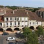 Montral du Gers:La place de l'hotel-de-ville et ses arcades