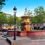 Nous traversons la place Carnot et dcouvrons la fontaine de Neptune.