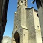 Eglise N-D. de l'Assomption, elle fut construite en 1278 sur les vestiges d'un temple de Jupiter. C'est un difice gothique languedocien avec une large nef  charpente apparente borde de six chapelles. Son clocher abrite un carillon manuel de 10 cloches. elles.