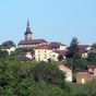 Le pittoresque village de Montredon est tag sur un mamelon et domin par l'glise Saint-Michel.