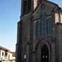 L'glise Saint-Michel de Montredon. A sa place il y eut un prieur de l'abbaye de la Chaise-Dieu.  Sur le linteau du presbytre, une croix de Malte sculpte garde le souvenir des Hospitaliers de Saint-Jean.