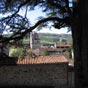 Figeac : La ville est riche de ses maisons, qui alternent gnralement pierres de gr et pans de bois. Au dtour de ruelles discrtes, le promeur ou visiteur dcouvre de nombreux dcors sculpts, des cours intrieures, de somptueux escaliers...