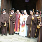 Franois  la sortie de la messe  Rocamadour (A gauche de l'image)