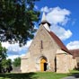L'glise Saint-Pierre  Dampierre : situ  cinq kilomtres du bourg de Gargilesse, le village de Dampierre possde une glise romane du xiie sicle. Trs belle dans ses proportions, et caractristique avec son clocher en bardeaux de chtaignier, cette petite glise est inscrite  l'inventaire des monuments historiques ; dans la chapelle droite, pierre tombale de Pierre de Muzard (vers 1595-1631), seigneur de Chanlebon.