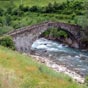 Nous franchissons l'Aragon en empruntant le magnifique pont roman dit des plerins.