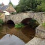 La Chtre : Le pont aux laies. Bien que ne semblant pas antrieur au XVIIIe sicle, la tradition locale fait remonter la construction de cet ouvrage aux Romains.
