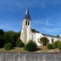  Btie au centre de la commune,  l'extrmit d'un petit peron amnag,