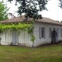 Maison de Flix Arnaudin, ethnographe et photographe de la Haute-Lande, crivain, n et mort  Labouheyre (1844-1921). Il a pass sa vie  photographier la Lande et ses habitants, et  recueillir les rcits et lgendes de sa rgion. Aujourd'hui ses notes et photographies sont considres comme des trsors inestimables. Sa maison natale est actuellement la Maison de la Photographie des Landes.