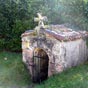 Fontaine gurisseuse. Elles sont particulirement nombreuses dans les Landes (plus de deux cents), mlange de croyances anciennes et de vnration chrtienne.