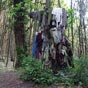 Bussire-Galant : Croix de la Bonne fontaine  dvotion de Courbefy. Ces fontaines sont parmi les plus connues du Limousin. L'une d'entre elles est encore utilise comme en tmoignent les nombreux ex-votos fait de morceaux de tissus, de chaussures d'enfants ou de couches-culottes. Au nombre de trois, elles semblent tre toutes ddies  saint Eutrope.