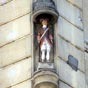 La Role : Statue de Jean de la Roule. Jean de la Roule est un personnage lgendaire dont l'origine est pour le moins obscure mais dont l'existence, ou du moins la cration, semble remonter au XIIIe sicle. Il symbolise la rsistance des habitants de La Role aux siges qu'ils ont pu subir durant le Moyen ge. Une reproduction de sa statue se trouve sur la place de la Libration.