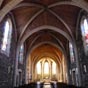 La nef romane a t remanie au XVe sicle. Les murs en garluche et les votes en brique forment une belle harmonie.