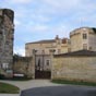 Le chteau de Flamarens:Sur l'emplacement d'un castrum, attest en 1289, Jean de Grossoles, seigneur du lieu fit btir en 1469 par un tailleur de pierre limousin une imposante forteresse sur ce point culminant.  En 1943, le chteau,  l'abandon depuis 1882, brle. Le village, l'glise et le chteau restent en tat de ruine jusqu'en 1976, date  partir de laquelle une association,  Les Amis de Flamarens , entreprit les premiers travaux de restauration et de sauvegarde. Cette action bnvole sauva le village.