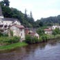 Nous arrivons  Pont-de-Noblat. La Vienne y coule, avec l'glise au pied du Chne de Clovis.