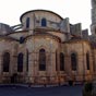 La collgiale Saint-Lonard, qui date des XIe et XIIe sicles est ddie  saint Lonard, c'est un chef-duvre de lart roman limousin. Elle fait partie du Patrimoine Mondial de l'humanit au titre des Routes de Saint-Jacques-de-Compostelle.