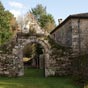 Bacurin: Trs proche de l'glise San Miguel, le manoir du mme nom prsente un trs beau portail.